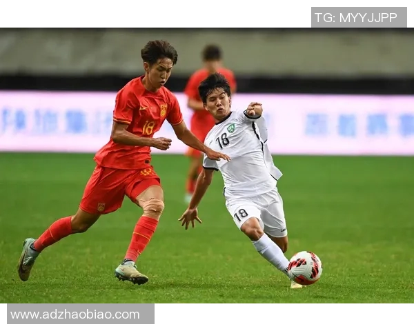 中国足球迎战乌兹别克斯坦全力争胜期待精彩对决与激情瞬间